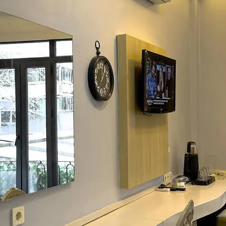 House 1 Ξενοδοχείο με διαμερίσματα 2*