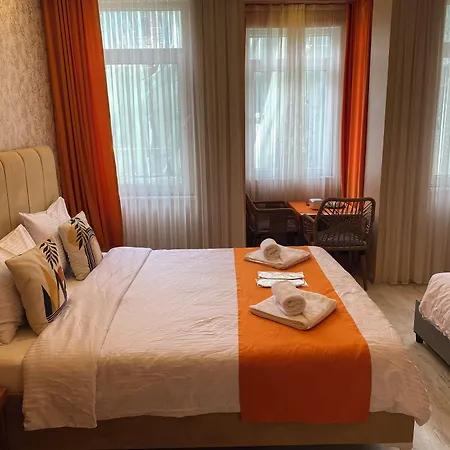 House 1 Apart-hotel