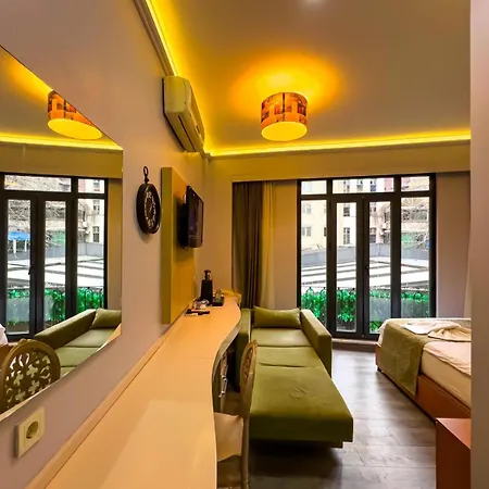 Aparthotel House 1