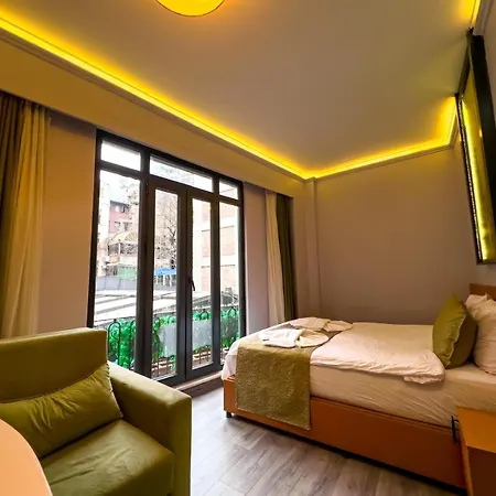 Ξενοδοχείο με διαμερίσματα House 1 2*