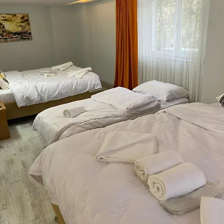 House Hotel 1 Aparthotel *