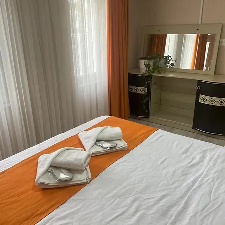 House Hotel 1