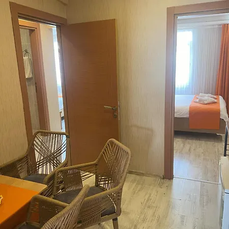 Aparthotel House Hotel 1 *