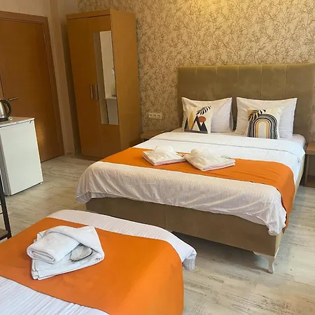 House Hotel 1 Aparthotel