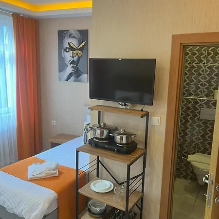 Aparthotel House Hotel 1 *