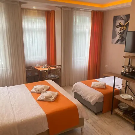 Aparthotel House Hotel 1 *