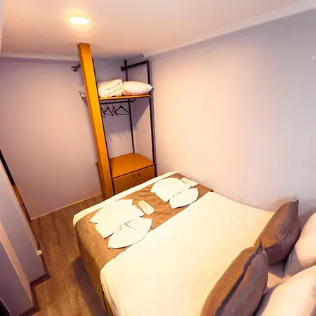 House 1 Aparthotel 2*